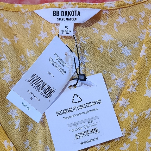 BB Dakota Precious Petal Top - Picture 5 of 5